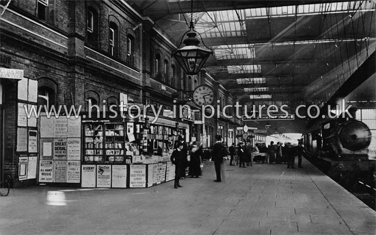 Northern Platform, L&N.W. Station, Rugby, Warwickshire. c.1913
